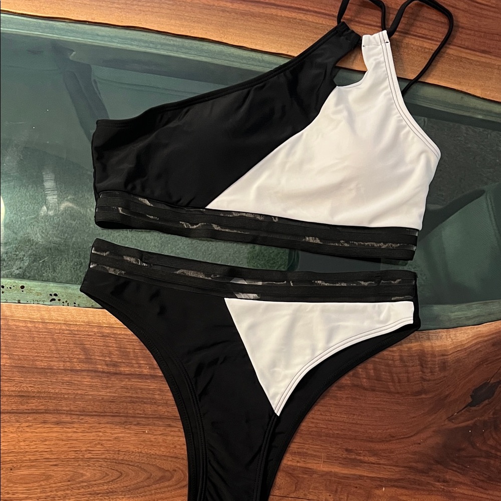 Black & White Asymmetric Sports Bikini Top and Bottom - Women Swim